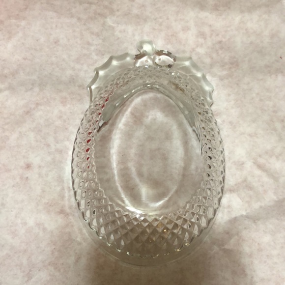 Mikasa Clear Oval Glass Candy Dish with Holly Berries & Frosted Leaves 4x6.5” - Picture 2 of 2